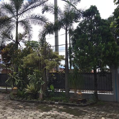 Villa & Guest House Batu Indah Kültér fotó
