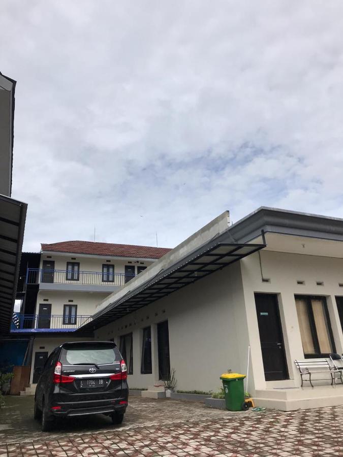 Villa & Guest House Batu Indah Kültér fotó